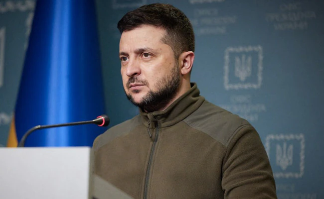 Ukraine Head Of State Zelensky Calls For Consulting With Putin 'To End The Battle'