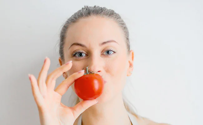 Summer Skin Care: 5 Home-Made Tomato Face Masks For Radiant Skin