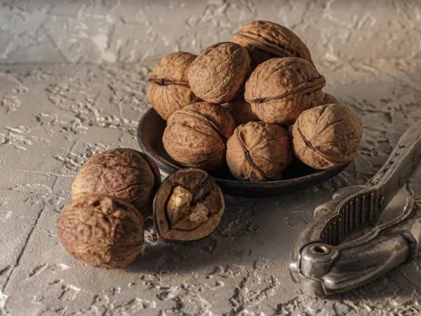 5 Amazing Benefits Of Walnuts For Soft, Smooth And Also Brighter Skin