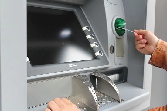 ATM Cash Withdrawal Limit And Charges Levied By Major Banks